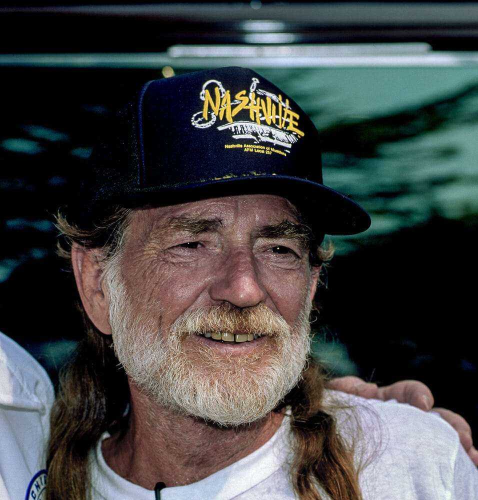 Willie Nelson a salvat 70 de cai dintr-un abator pentru a-i lăsa să se plimbe liber la ferma sa din Texas